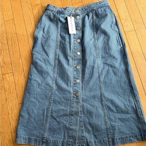 NWT Neuflora Seattle Denim Skirt Medium